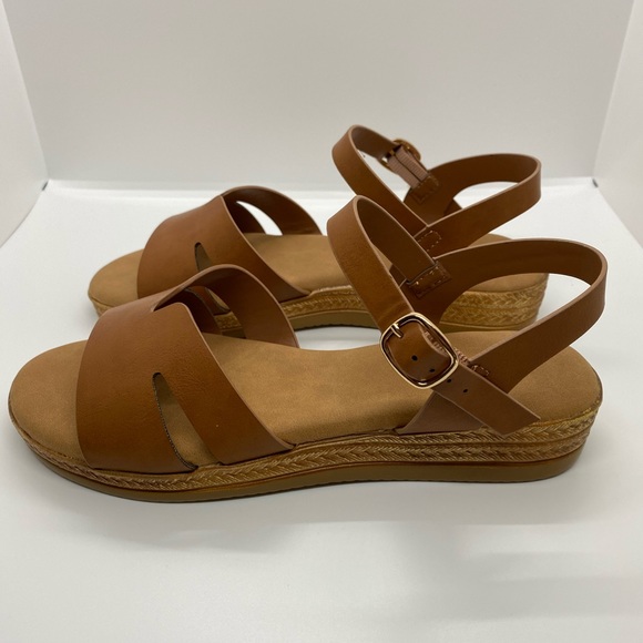 Tan Sandals - Picture 9 of 9